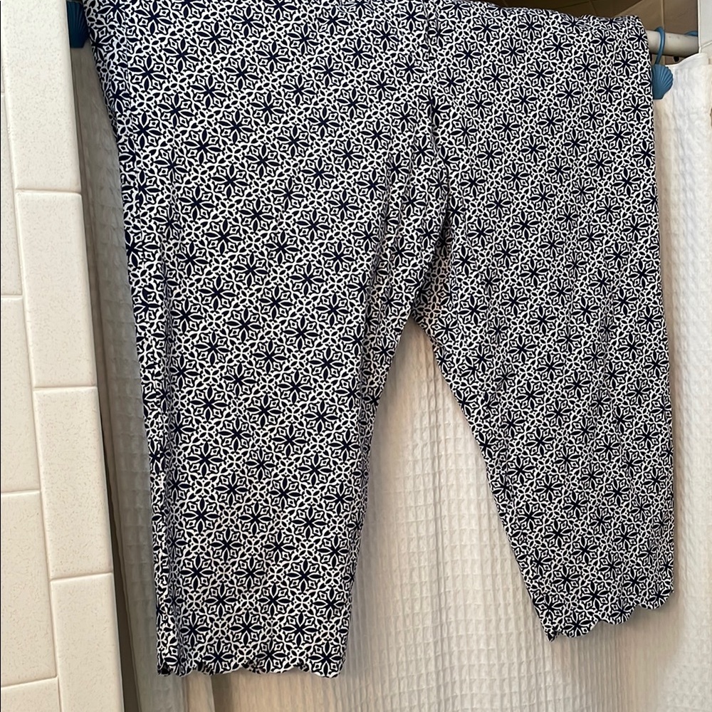 Talbots Navy and White Geometric Pants
